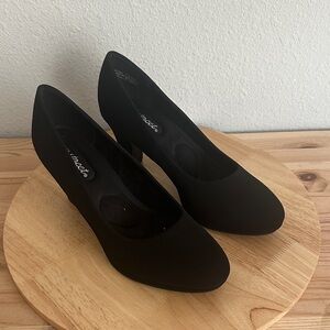 Easy Street Equinox Womens Round Stiletto Heel Pumps new 7.5WW